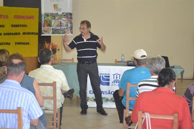 Emater local realizou troca-troca de sementes.