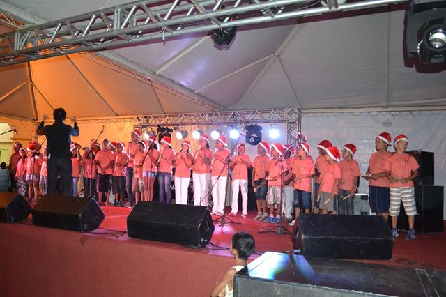 Natal Iluminado movimentou a noite de domingo