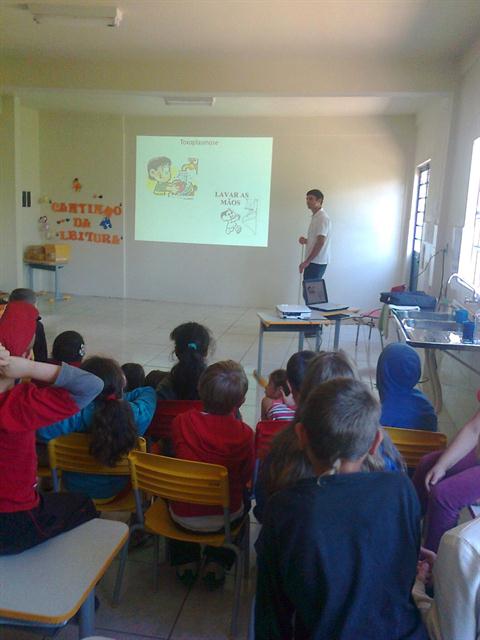 Palestras nas escolas Municipais  tratou sobre controle e proteção de cães e gatos