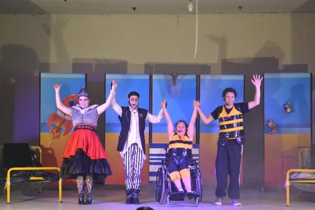 Teatro animou a criançada do município