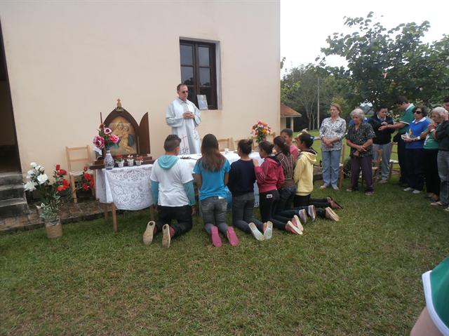 Grande número de Peregrinos  visitaram  o Pólo Turístico Religioso do Servo de Deus João  Luiz Pozzobon.
