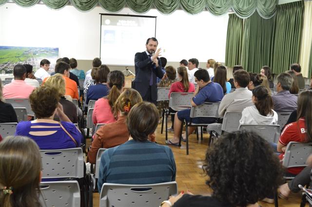 Palestra sobre “crimes cibernéticos” recebeu bom público 