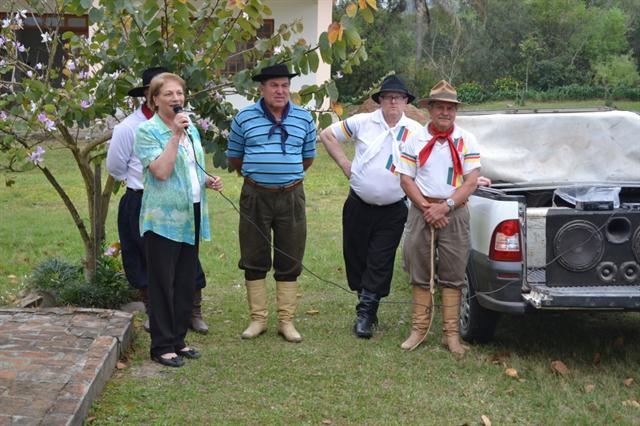 Casa do Diácono João Pozzobon foi visitada por grupo de cavaleiros neste sábado(14)