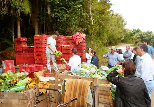 Técnicos da Emater de Polêsine e de Faxinal participaram de evento sobre produção orgânica de banana