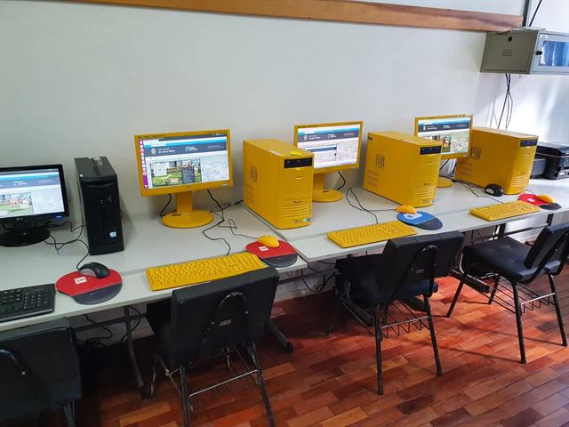 Preparativos para retorno às aulas , na rede Pública Municipal com Internet de alto desempenho.