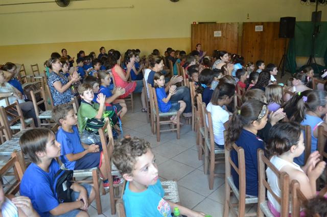 Teatro animou a criançada do município