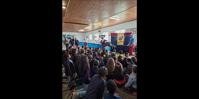 Participação da  SMECDT na Feira do Livro em Ivorá