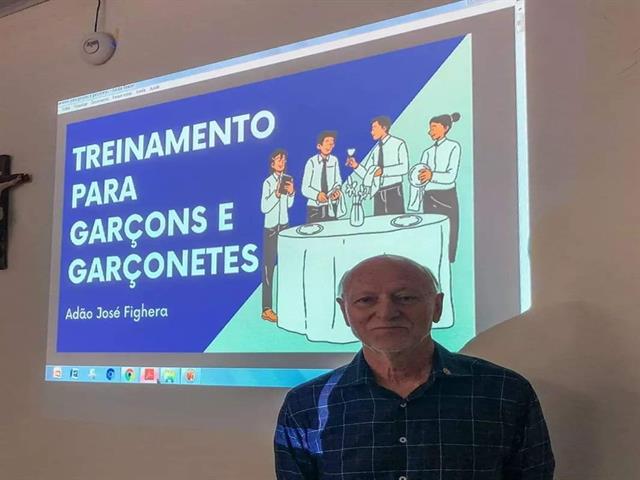 Aconteceu no último sábado o Curso de formação  para garçom e garçonete