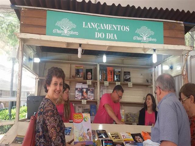 Escritora Polesinense lança livro “Quarta Colônia: Terra, Gente e História”  na Feira do Livro em Porto Alegre