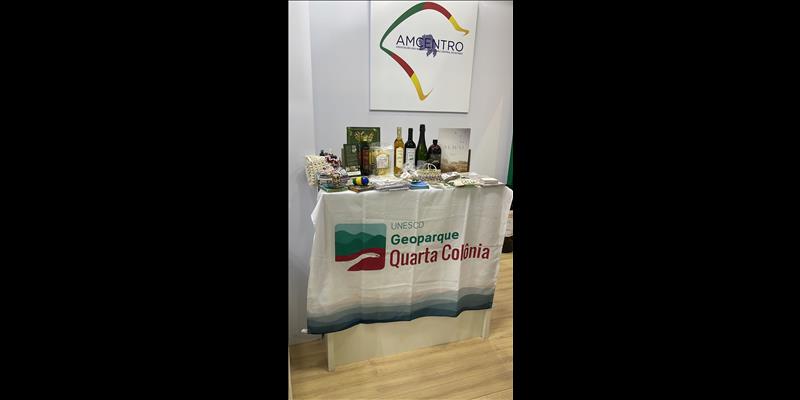 A Região Turística da Quarta Colônia participou do FESTURIS 2024 em Gramado/RS