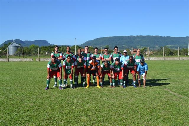 Média maior que 4 gols por partida na primeira rodada do Municipal de Futebol de Campo