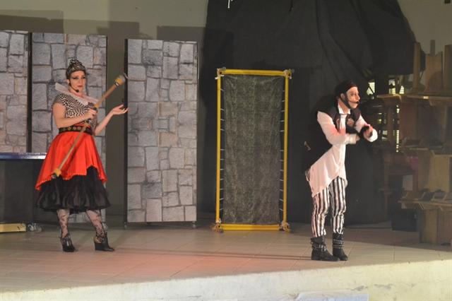 Teatro animou a criançada do município