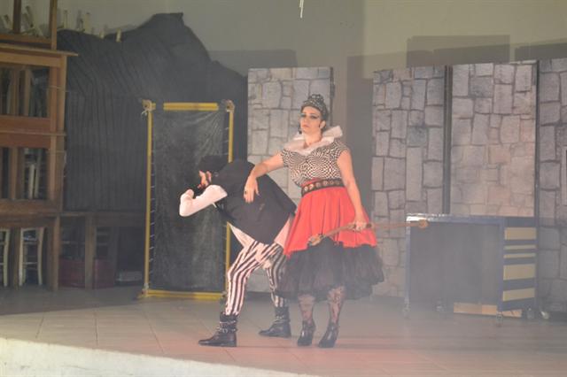 Teatro animou a criançada do município