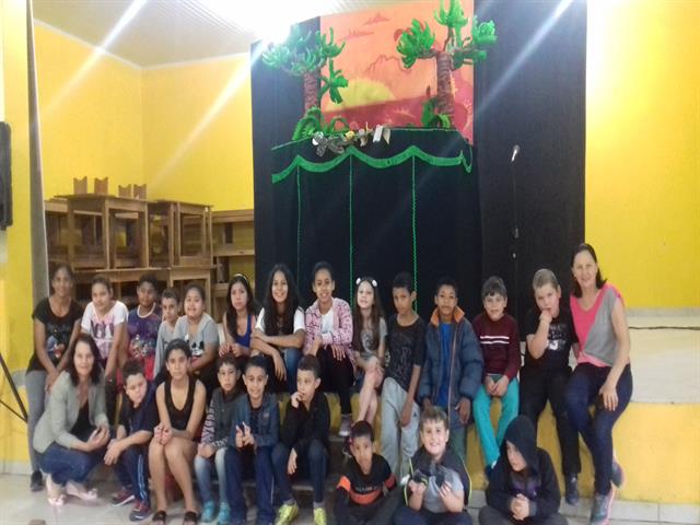 Cultura: Alunos das Escolas do município de São João do Polêsine assistem a peça de teatro