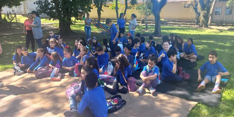 Alunos da rede municipal e estadual de ensino participam de peça teatral interativa