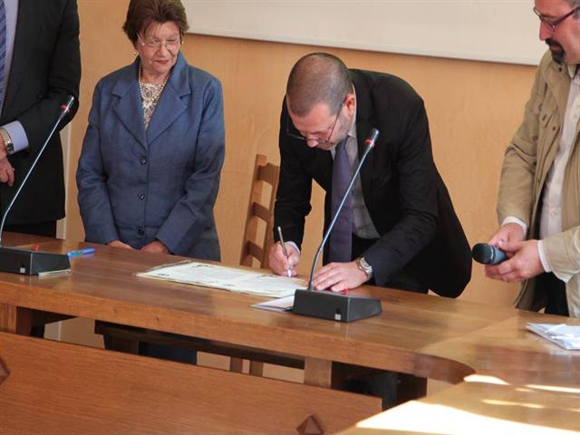 Assinado o Pacto de Amizade entre as cidades de São João do Polêsine e Loreo, Província de Rovigo - Itália