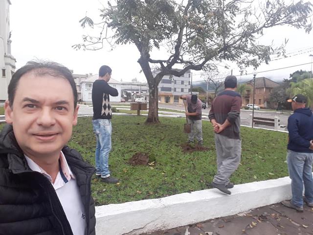 Iniciada a obra de revitalização da Praça João Luiz Pozzebon