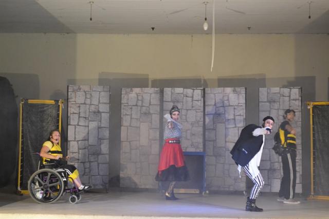 Teatro animou a criançada do município