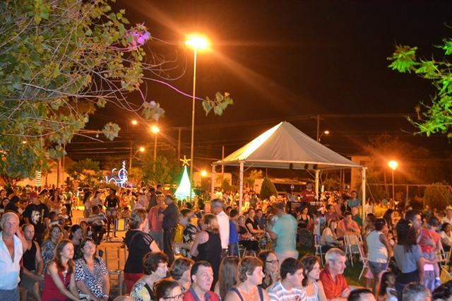Natal Iluminado movimentou a noite de domingo