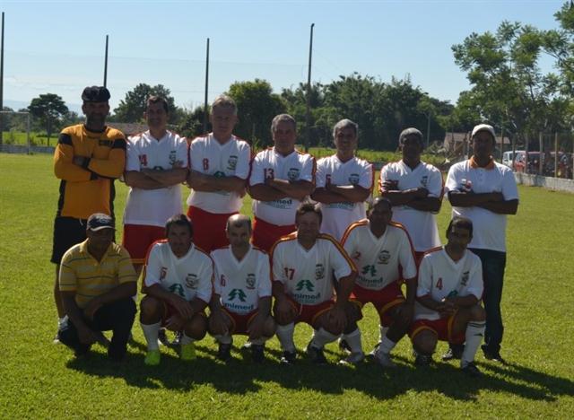 Domingo foi de futebol no município 
