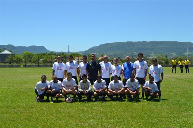 Média maior que 4 gols por partida na primeira rodada do Municipal de Futebol de Campo