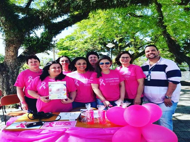Equipe da Secretaria da Saúde realiza campanha de conscientização e prevenção do câncer de Mama