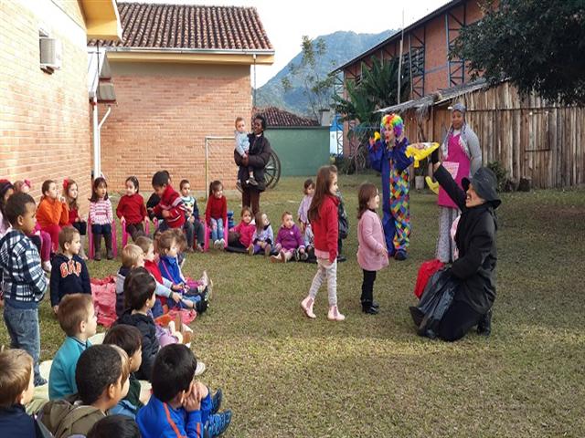 Escola Municipal de Educação Infantil Recanto dos Sonhos comemora Semana do Brincar