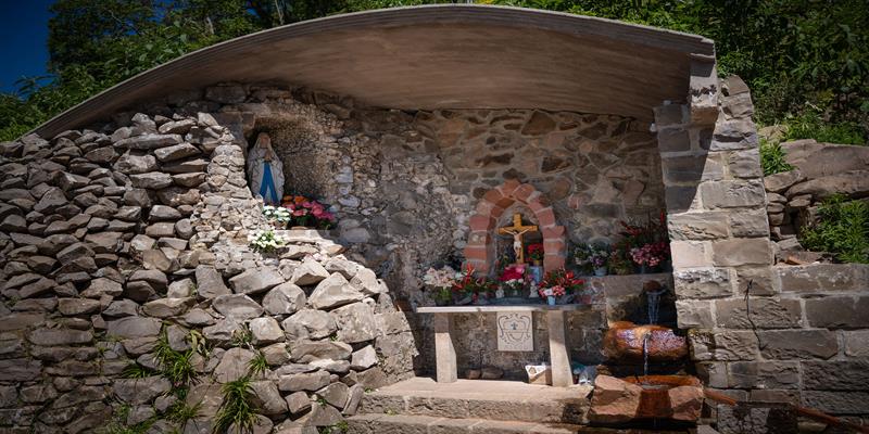 Gruta Nossa Senhora de Lourdes