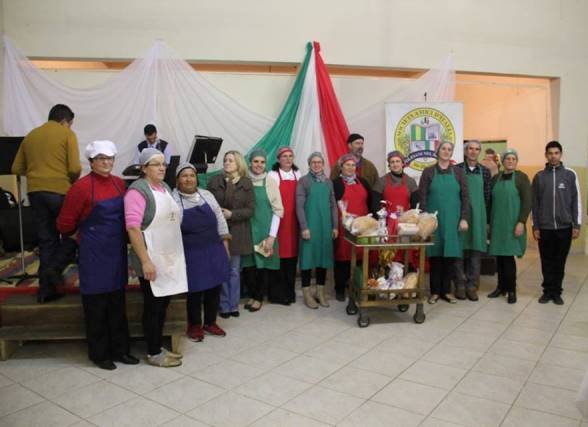Jantar Italiano reuniu 300 pessoas no Município